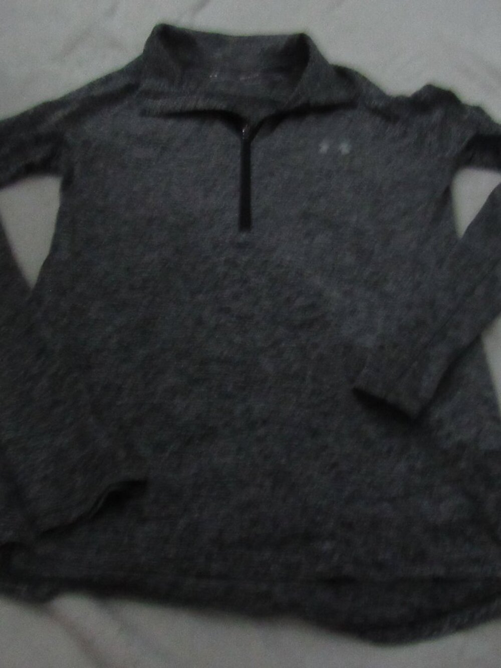 Under Armour Black/Gray Athletic Long Sleeve 1/4 Zi Pullover Size Small USED